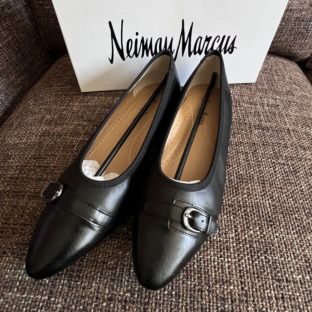 IOB Neiman Marcus Geona Black Flat Ballet Shoes, Size 8.5